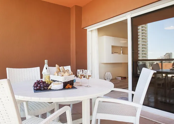 罗沙蓝海公寓 * 波尔蒂芒