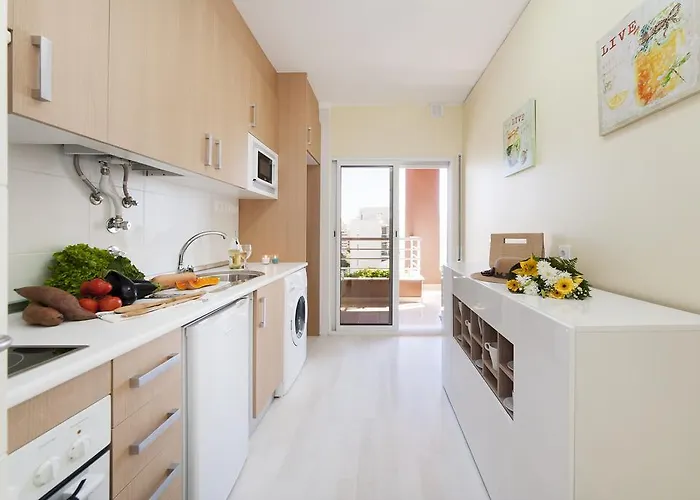 罗沙蓝海公寓 * 波尔蒂芒