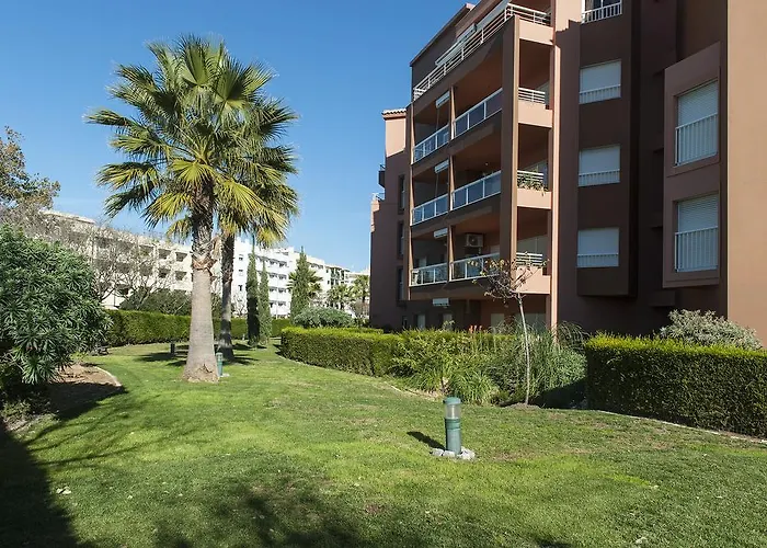 罗沙蓝海公寓 *