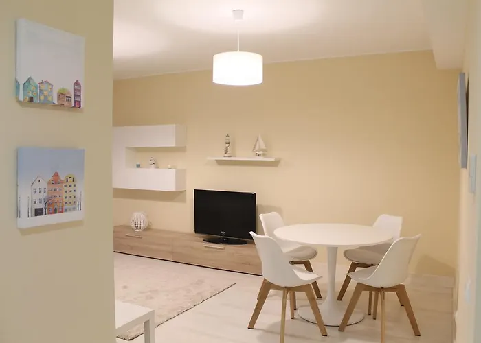 公寓 罗沙蓝海公寓 *